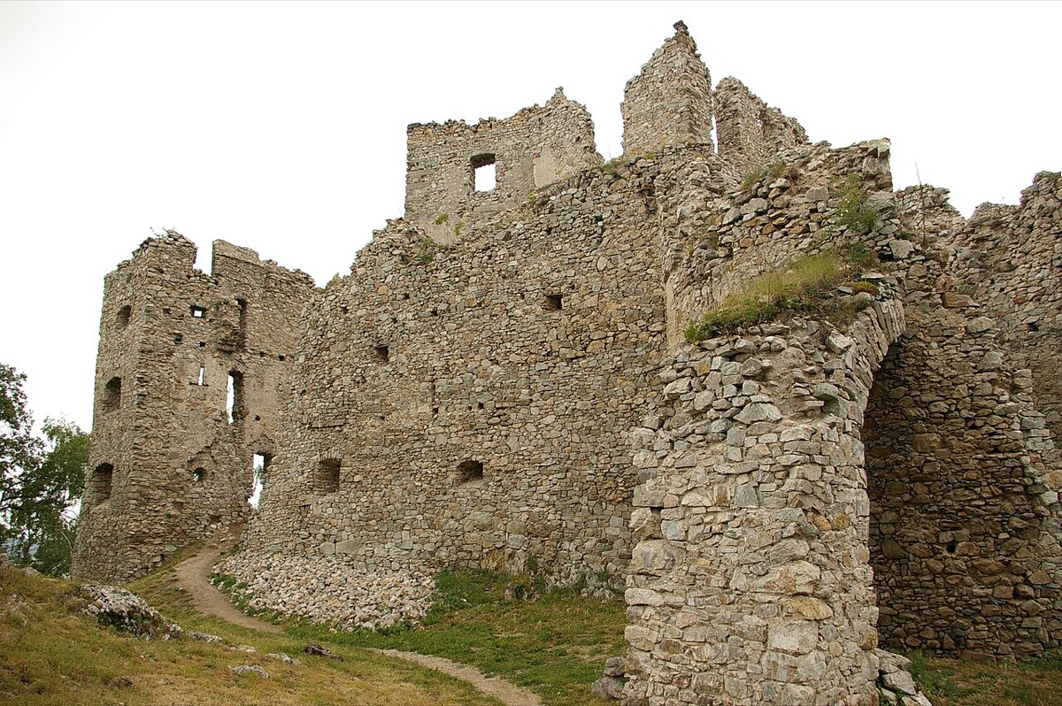 Hrušov (hrad)