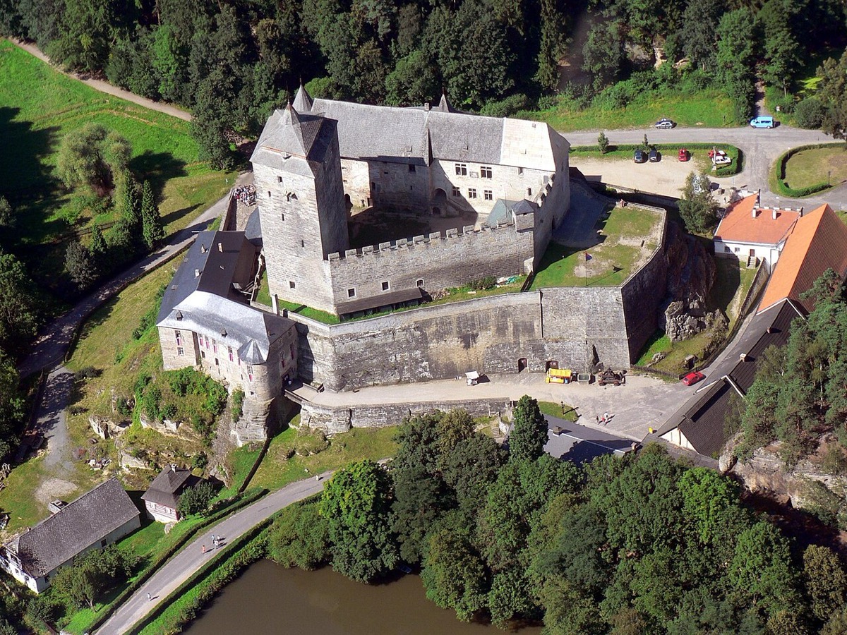 Kost (hrad)