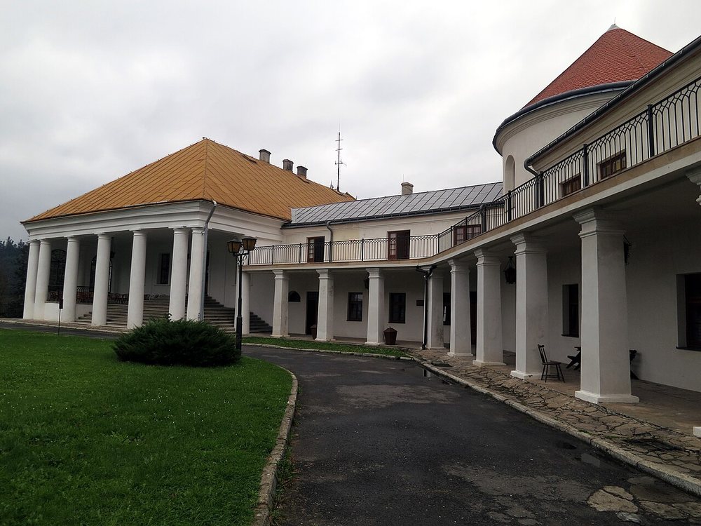 Zamek Kmitów w Lesku